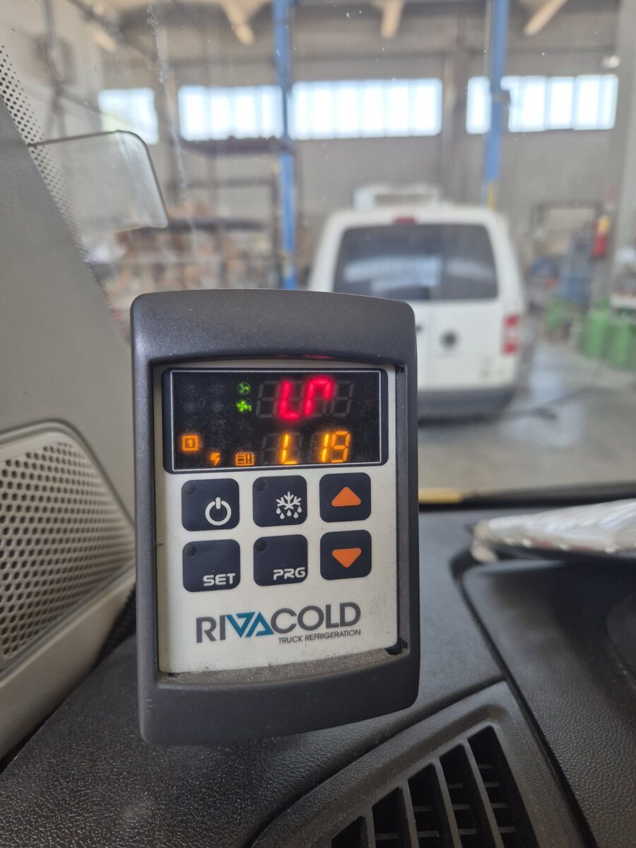 Diagnosi di un gruppo frigorifero Rivacold su un veicolo commerciale