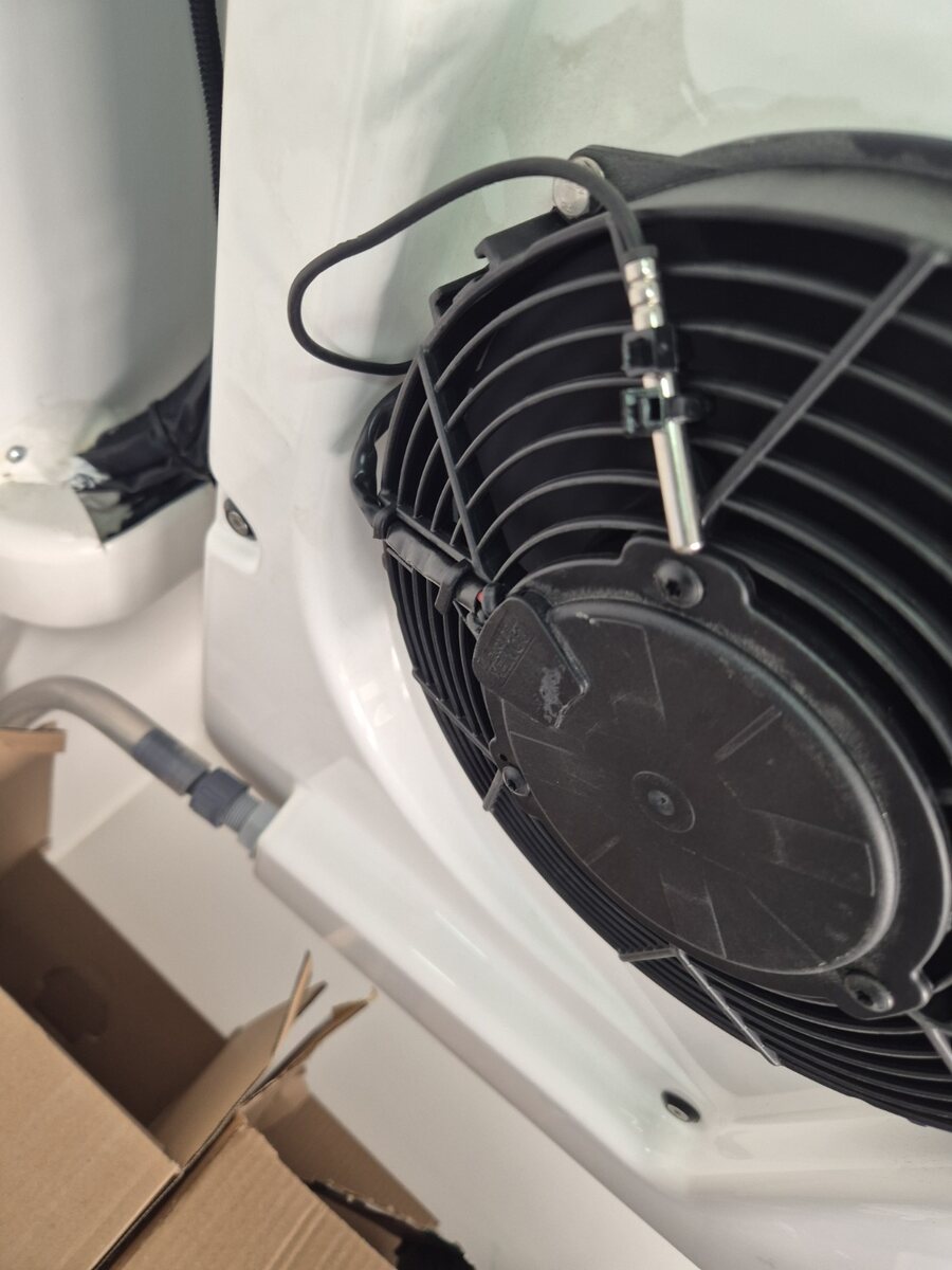 Controllo del ventilatore e del sensore di un evaporatore