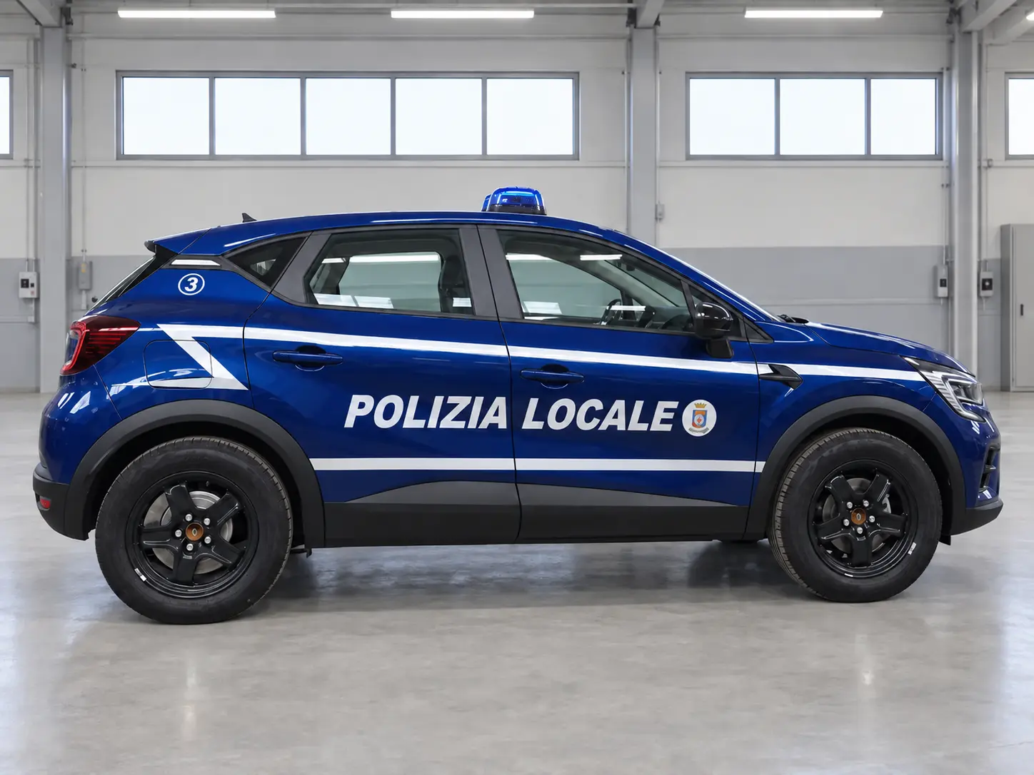 Veicolo Polizia Locale con livrea rifrangente personalizzata visto di lato